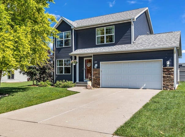 1329 Joshua Circle SE, Bondurant, IA 50035