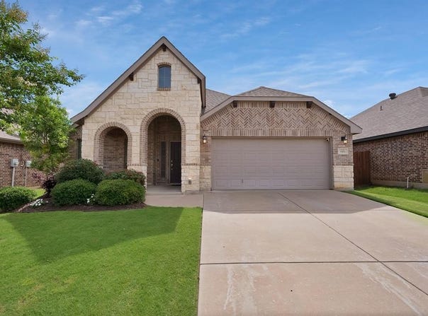 11913 Bellegrove Road, Burleson, TX 76028