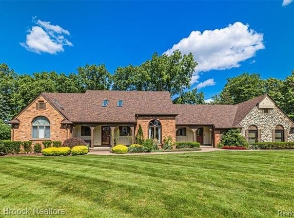 2525 Crofton Court, Bloomfield Hills, MI 48304