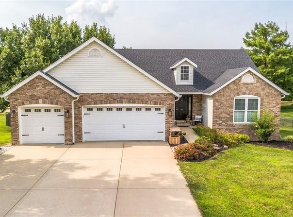 2549 Spyglass Court, Edwardsville, IL 62025