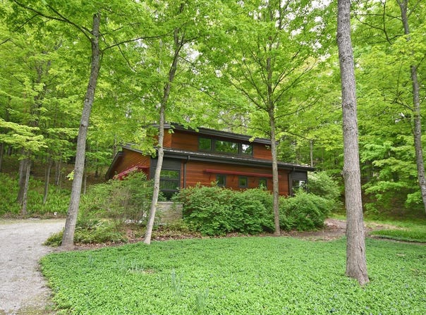 4365 W Burdickville Road, Maple City, MI 49664