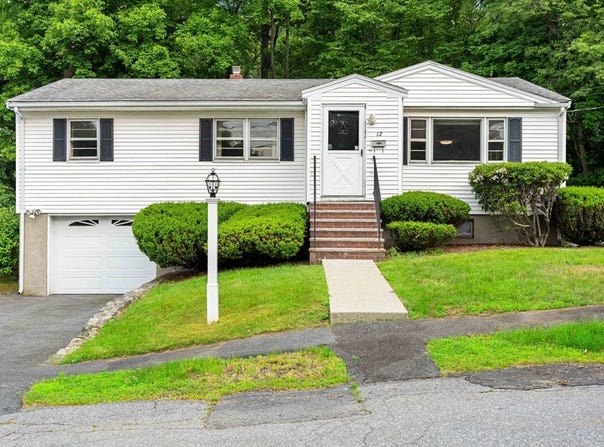12 Raylen Ave, Peabody, MA 01960