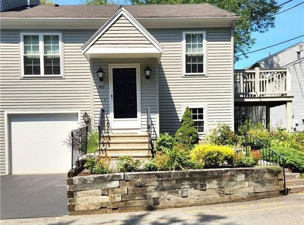 565 Quaker Lane, West Warwick, RI 02893