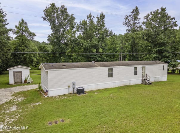 5589 Burgaw Highway, Maple Hill, NC 28454