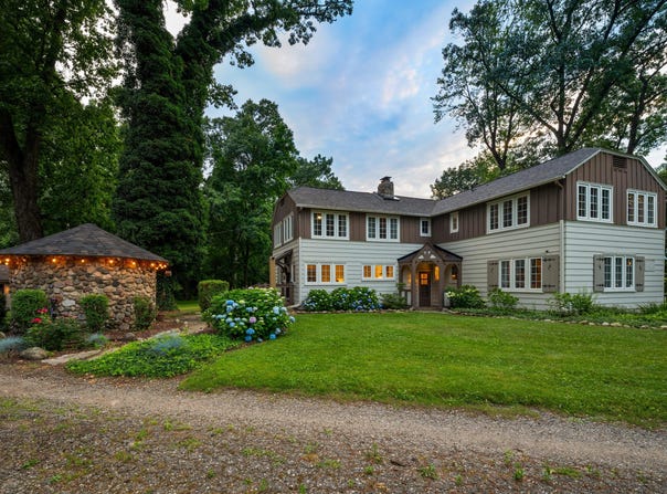 87132 CR 687, Hartford, MI 49057