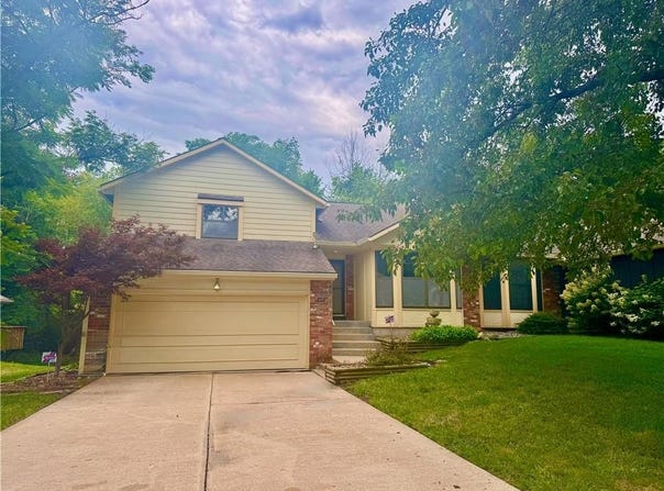 619 E 120th Street, Kansas City, MO 64145