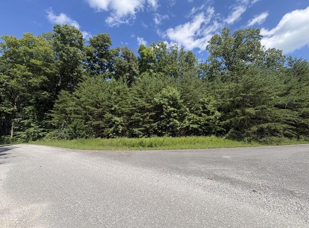 77 Sandstone Point Trail, Monticello, KY 42633