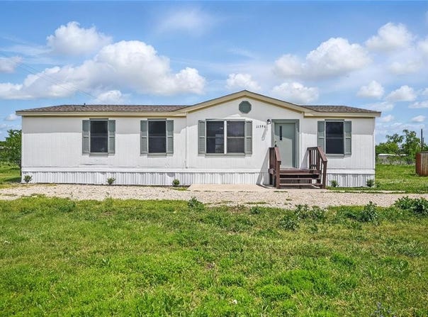11596 Thistle Lane, Justin, TX 76247