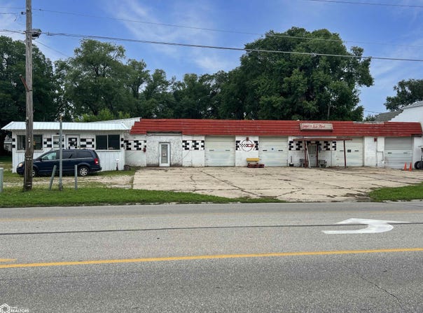 2120 Washington Avenue, Iowa Falls, IA 50126