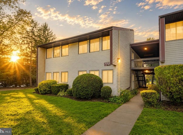 C9 AVON Drive E, EAST WINDSOR, NJ 08520