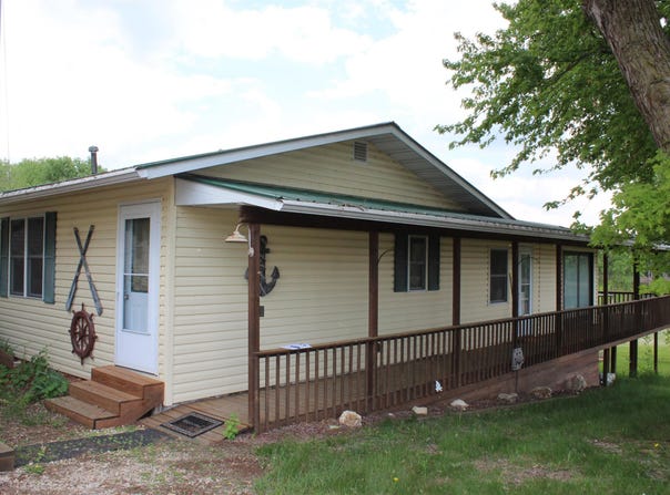 631 N 1st Street, Harpers Ferry, IA 52146