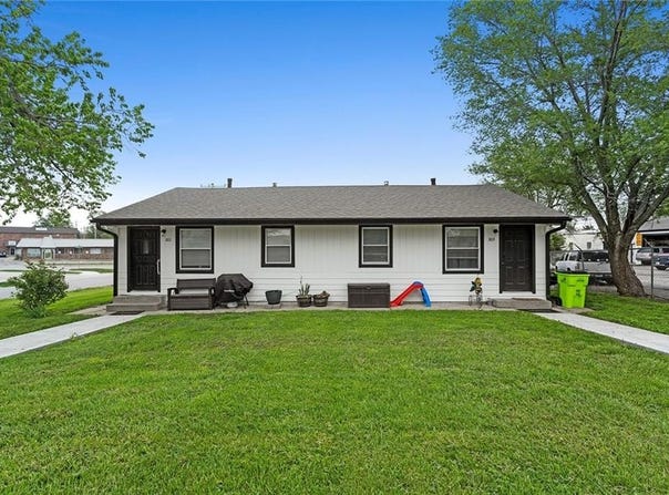 308 E Walnut Street, Belton, MO 64012