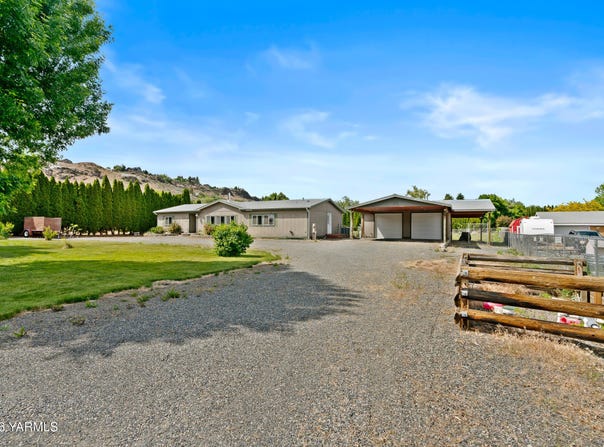 2005 S Naches Rd, Yakima, WA 98908