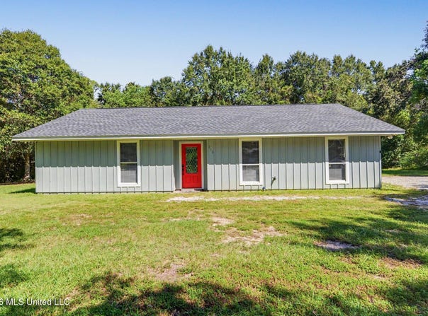 215 Old Spanish Trail, Waveland, MS 39576
