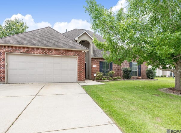 41165 New Orleans Dr, Sorrento, LA 70778