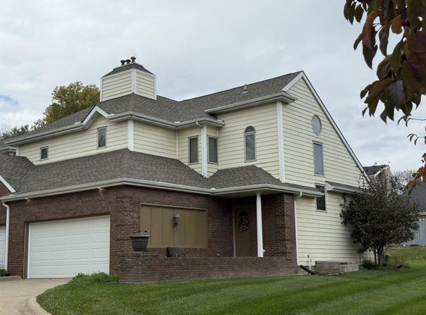 3755 Glen Oaks Blvd, Sioux City, IA 51104