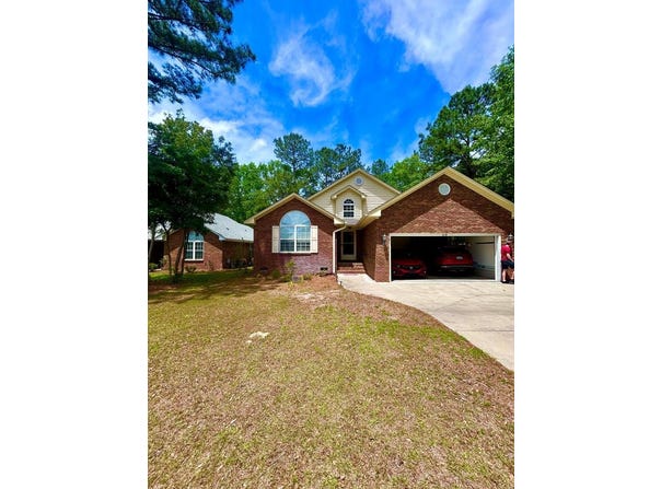 819 Bentwood Circle, Manning, SC 29102