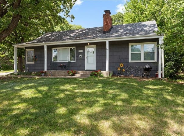 7930 W 67th Street, Merriam, KS 66202