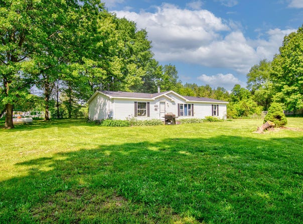 12650 State Road, Leslie, MI 49251