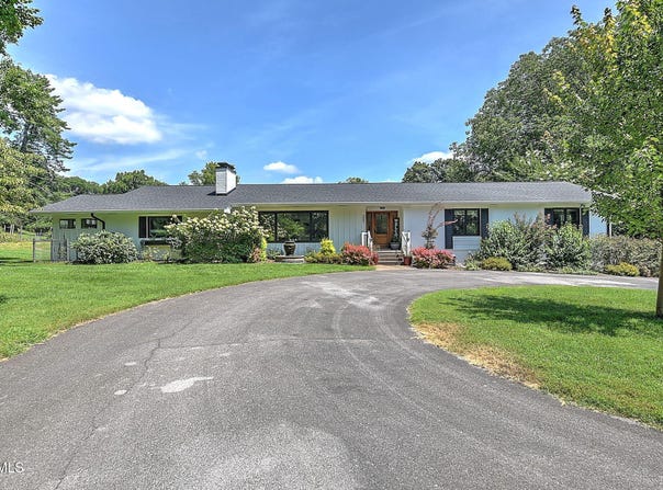 207 Maple Tree Drive, Bristol, TN 37620