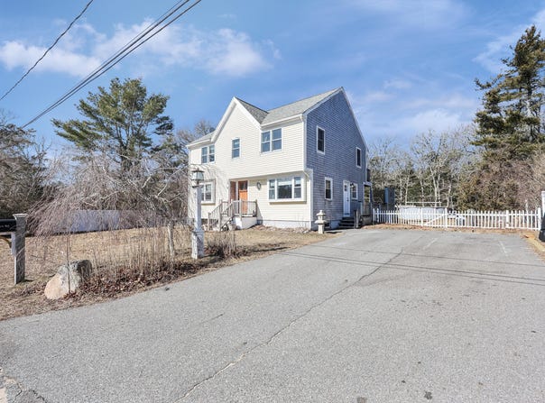 9 Marilyn Road, Bourne, MA 02532