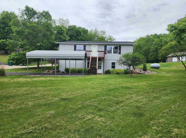 102 Ohmer Lane Lane, McGregor, IA 52157