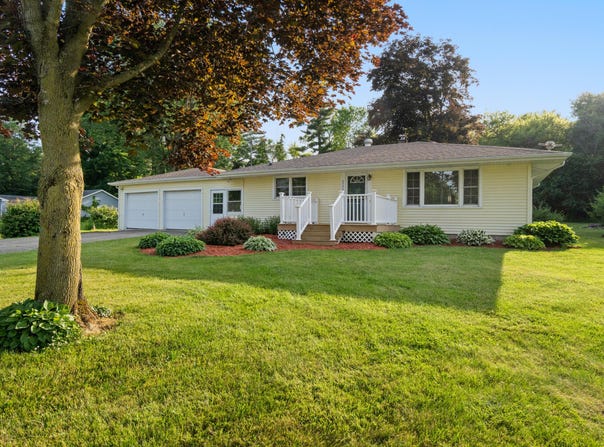6384 Lansing Avenue, Jackson, MI 49201