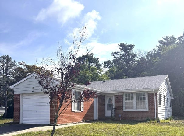 52 Independence Parkway, Whiting, NJ 08759
