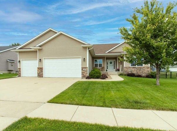 165 Driftwood Lane, IA 52228