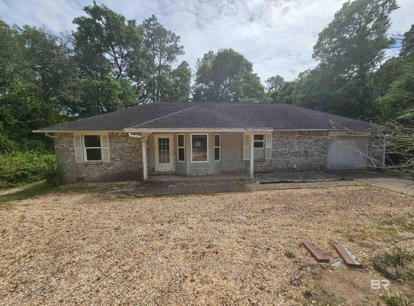 2700 Pine Ridge Drive, Lillian, AL 36549