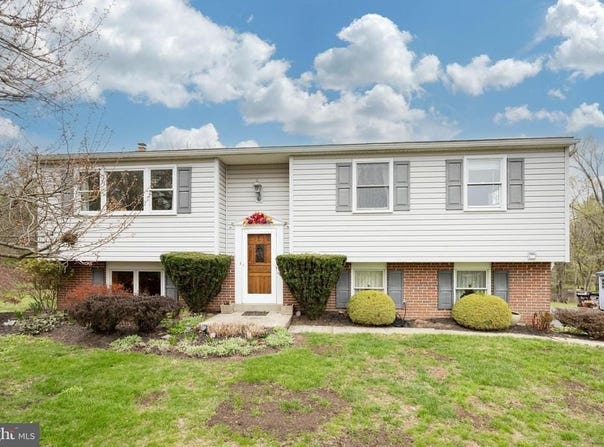 961 CREST ROAD, LANSDALE, PA 19446