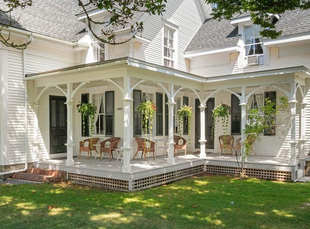 1054 State Road, West Tisbury, MA 02575