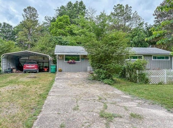 816 Park Street, Flippin, AR 72634