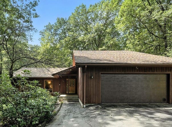 79 Pine Ridge, Montgomery, MA 01085