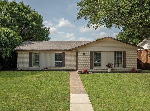 906 Roaming Road Drive, Allen, TX 75002