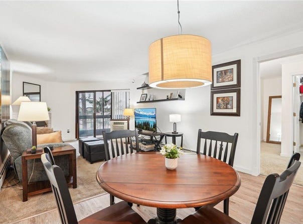 7621 Edinborough Way, Edina, MN 55435