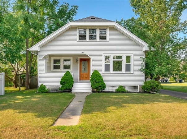 29 Firglade Avenue, East Providence, RI 02915