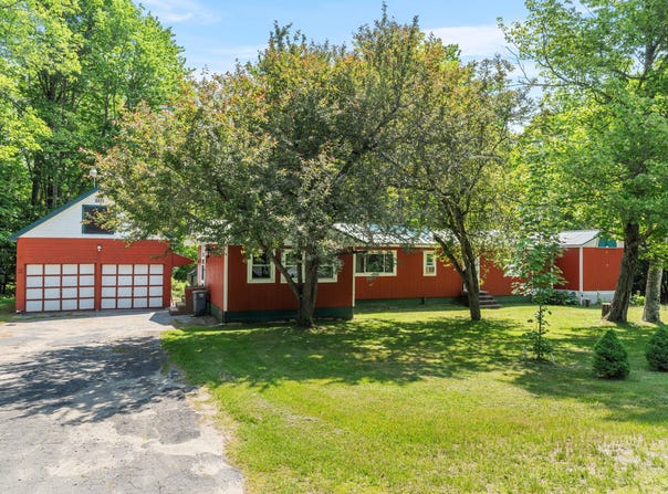 471 Oak Street, Oakland, ME 04963
