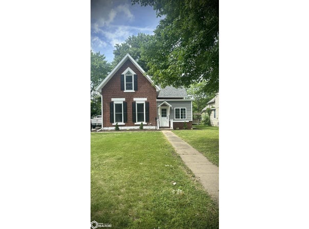 811 C Avenue E, Oskaloosa, IA 52577