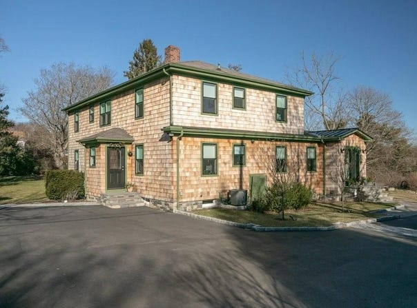 2 E Boulevard, Middletown, RI 02842