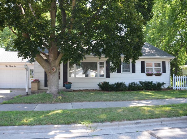 236 FRANKLIN Street, LITTLE CHUTE, WI 54914