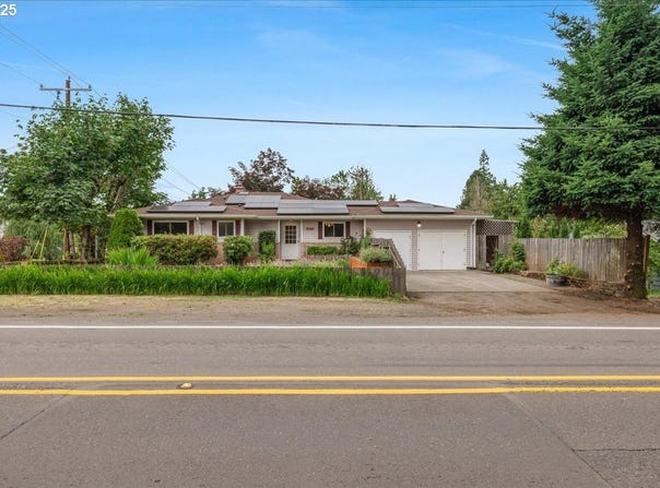 886 LINN AVE, Oregon City, OR 97045