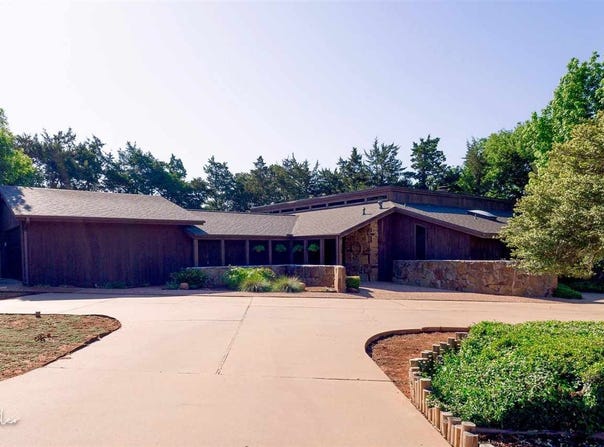 612 Cedar Ln, Frederick, OK 73542