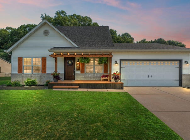 1332 Port Cove Drive, Chesterton, IN 46304