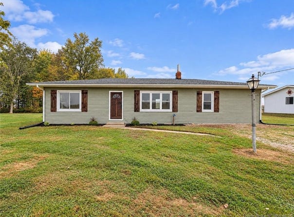 13065 N Bradford Road NE, Palmyra, IN 47164