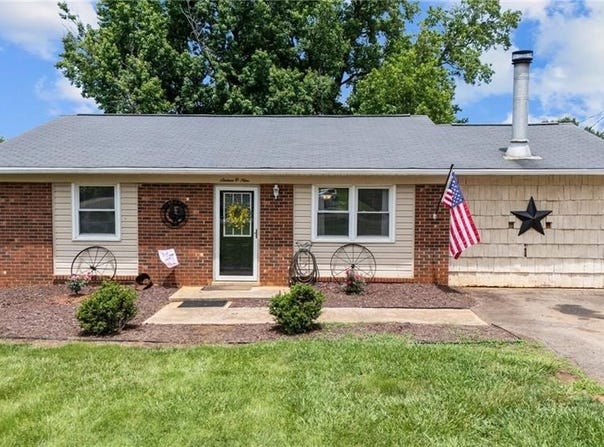 1609 Bridlington Road, Kernersville, NC 27284