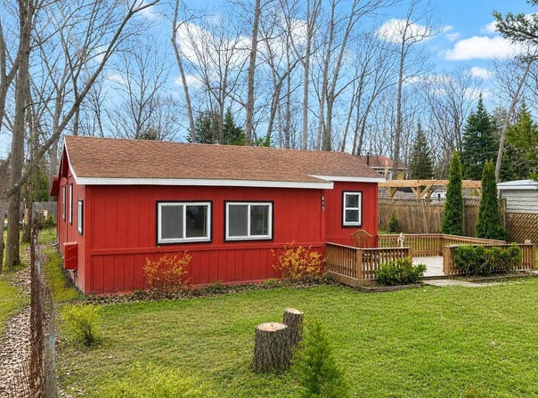615 Green, Harrison, MI 48625
