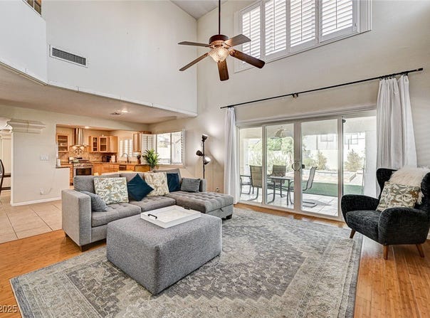 33 Reyburn Drive, Henderson, NV 89074