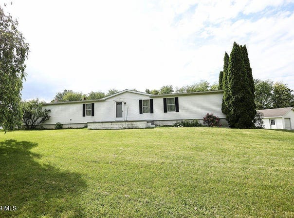 4062 Deerfield Circle, Tyrone, PA 16686