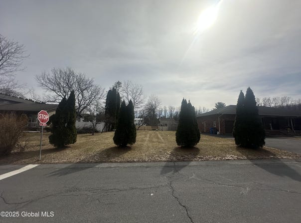 24a Aspen Circle, Albany, NY 12208